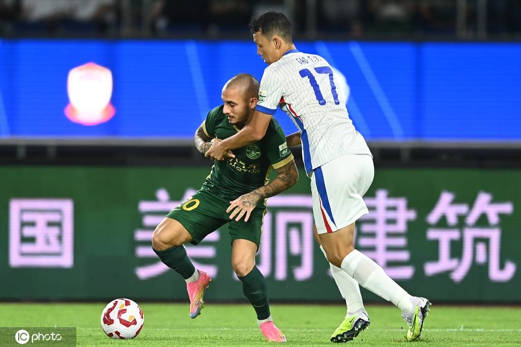 让出榜首！中超-路易斯倒钩中框 申花0-0浙江三轮不胜