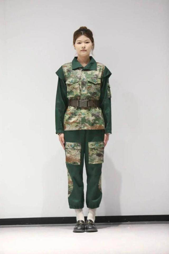 淄博这所高校一夜爆火！272万人选“最显眼”新生军训服，定版了！