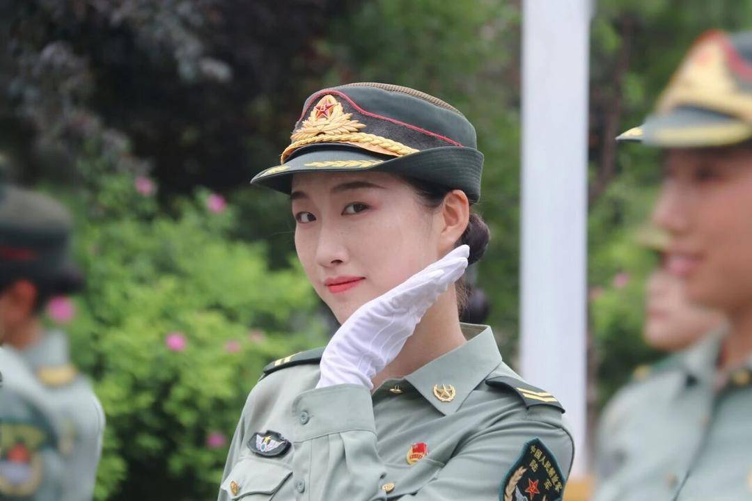 英姿飒爽！四川高校大四女生，亮相九三阅兵方队