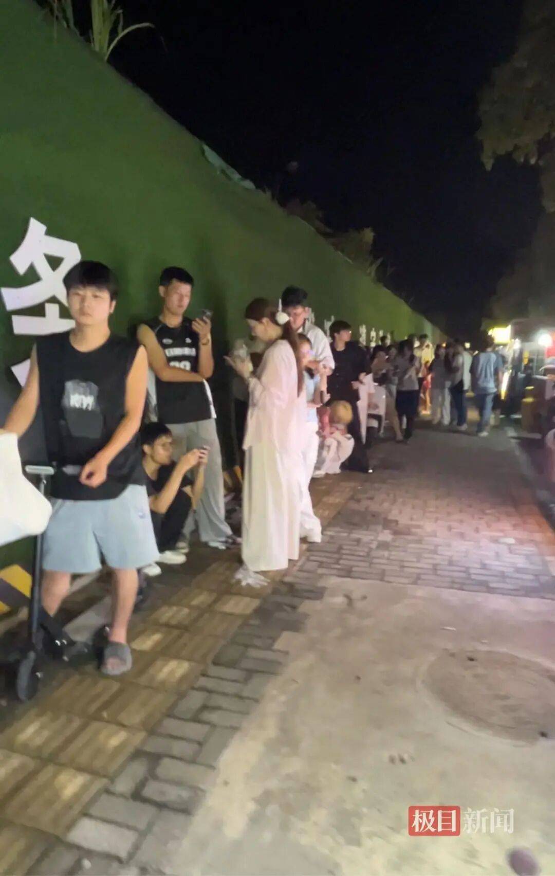 景德镇“鸡排主理人”爆火,当地回应:会有一揽子计划