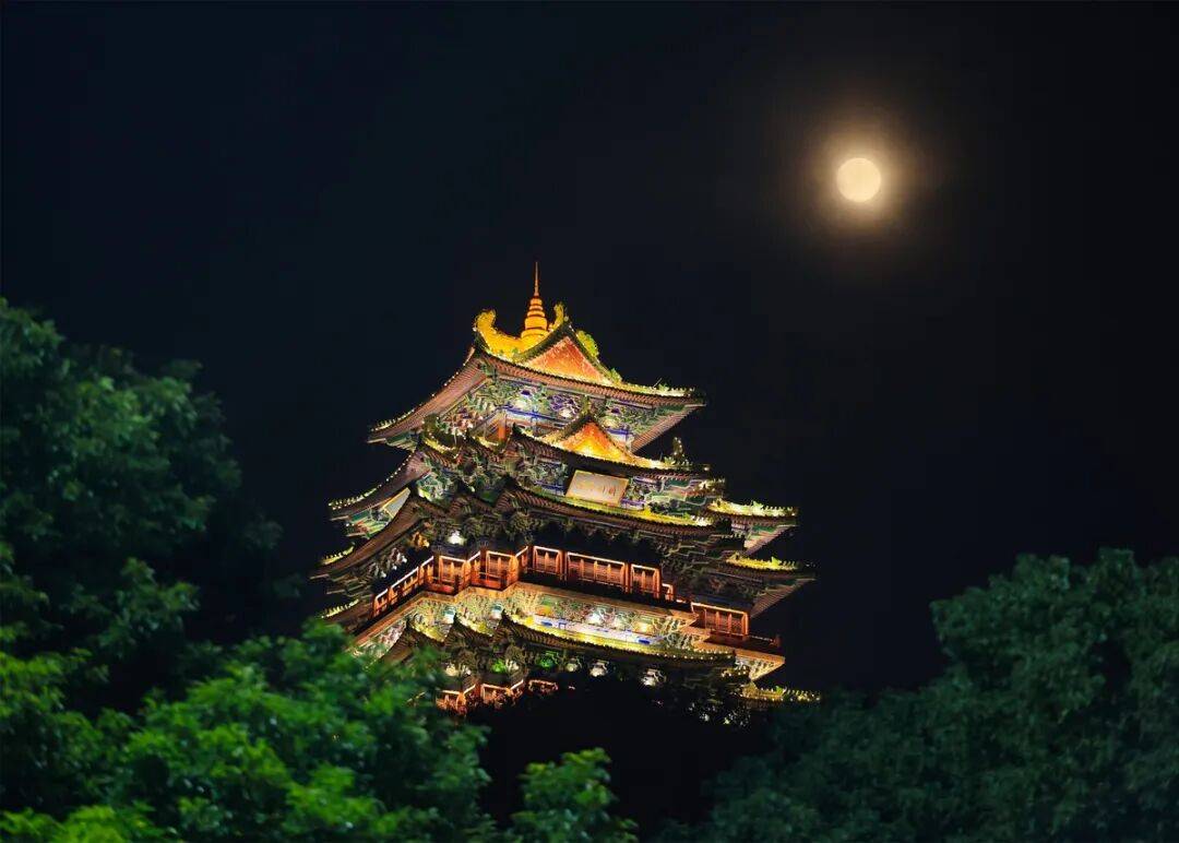 新闻早点｜全世界都知道中国人放假了！