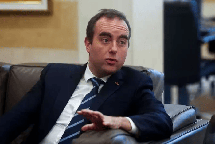 新闻早点｜全世界都知道中国人放假了！