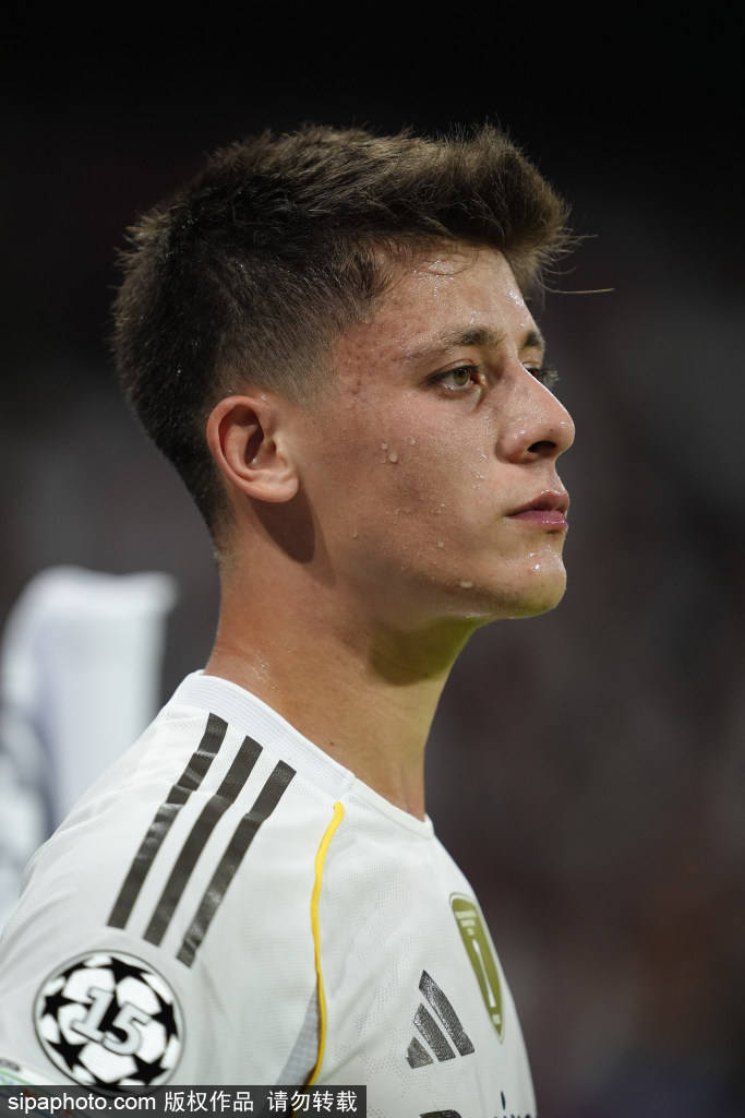 姆巴佩发声震动皇马:一句“我想踢球”背后的深意