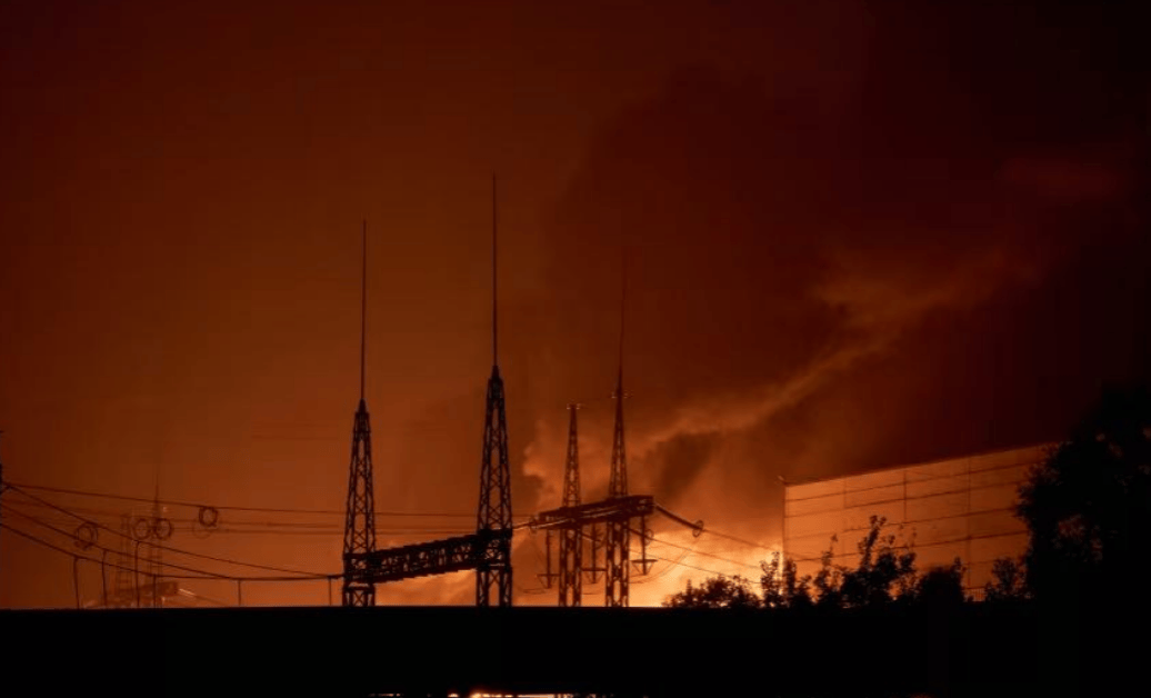 乌克兰被炸得“暗无天日”,泽连斯基骤感不妙,直指俄罗斯是故意“散播混乱的种子”