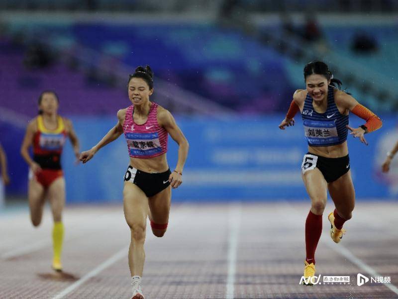 又是0.12秒决胜负！莫家蝶不敌刘英兰获女子400米亚军